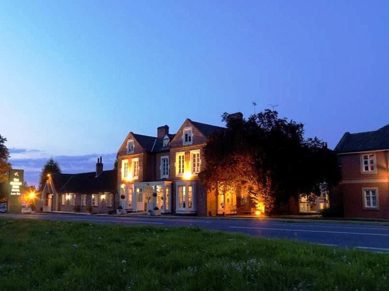 Muthu Clumber Park Hotel and Spa at Night