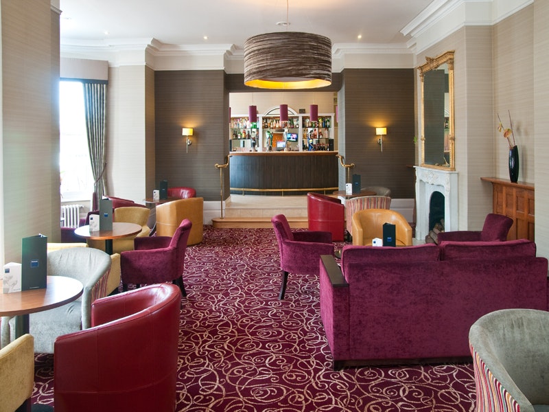 DoubleTree by Hilton Cheltenham Bar and Lounge