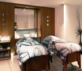 Mercure Cardiff Holland House Hotel and Spa Beauty Room