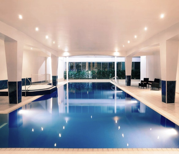 Mercure Cardiff Holland House Hotel and Spa Swimming Pool