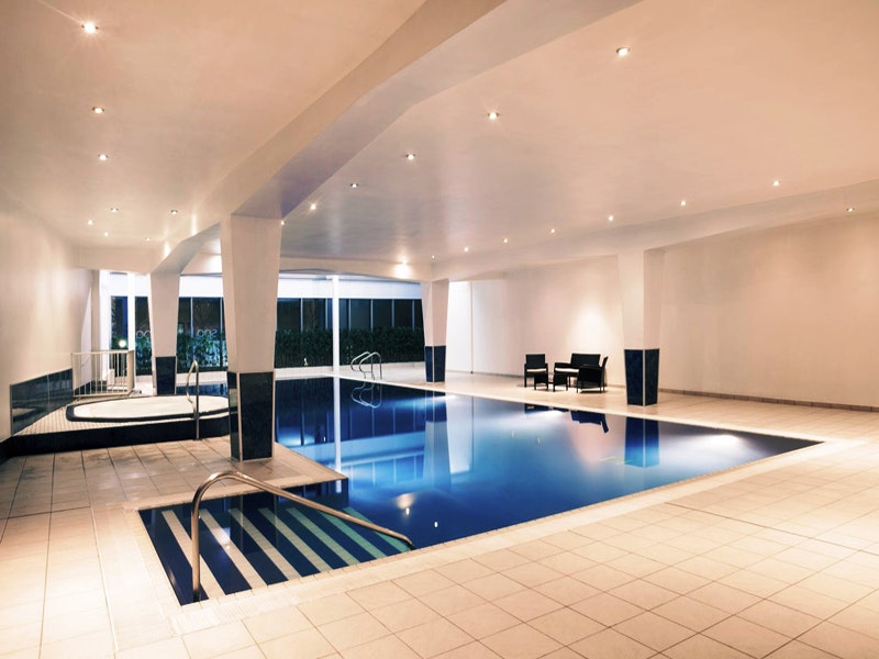 Mercure Cardiff Holland House Hotel and Spa Pool