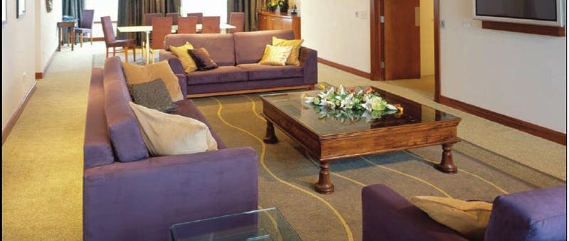 Mercure Cardiff Holland House Hotel and Spa Lounge