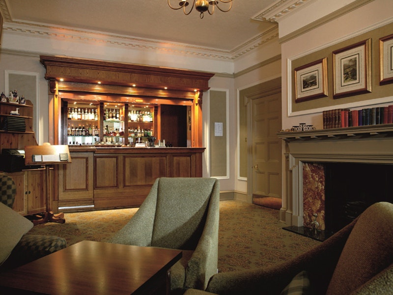Macdonald Forest Hills Hotel & Spa Bar