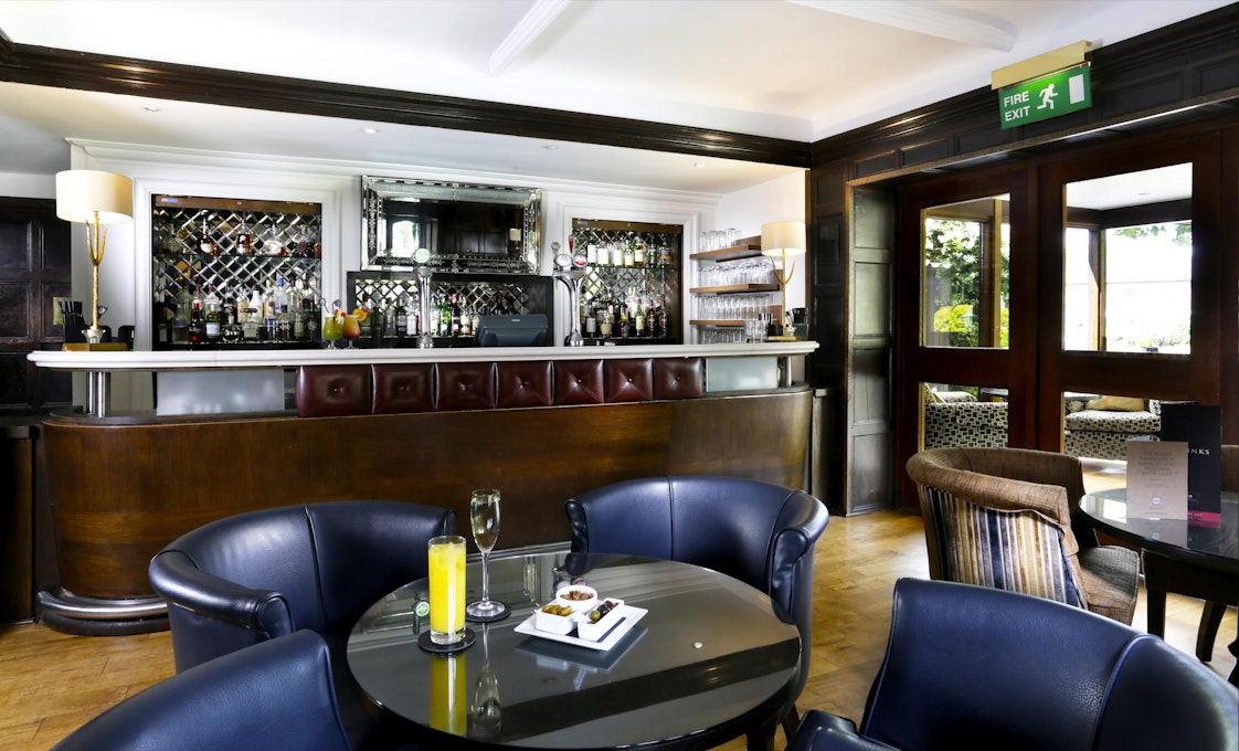 Macdonald Alveston Manor Hotel Manor Bar