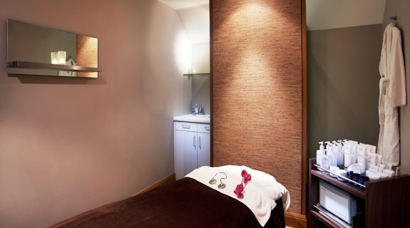 Macdonald Alveston Manor Hotel Treatment Room