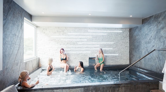Ana Spa at Holiday Inn, Winchester Hydrotherapy Pool