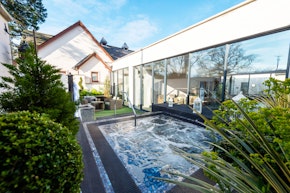 Appleby Manor Country House Hotel Outdoor Hot Tub