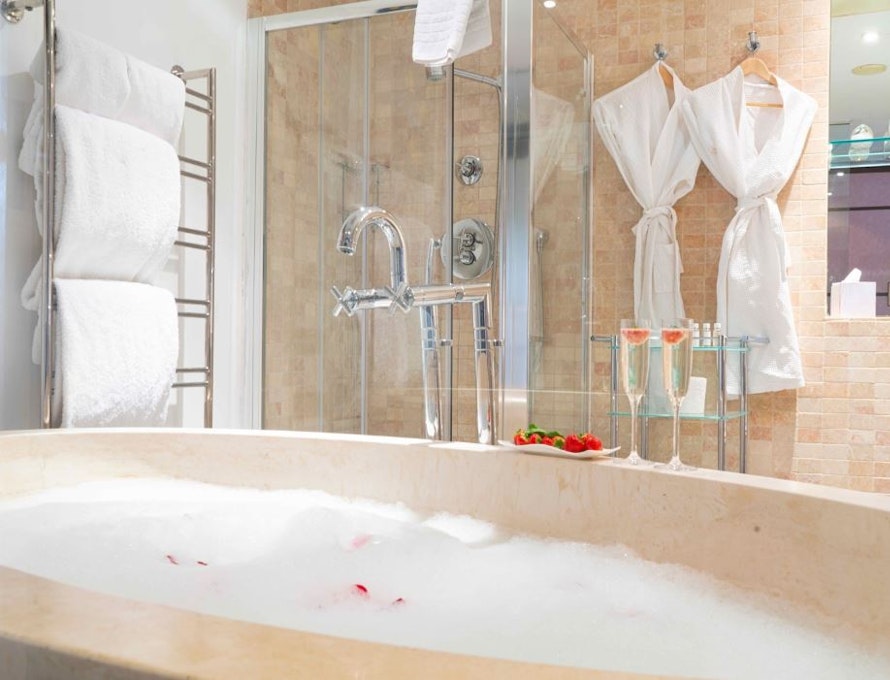 Cotswold House Hotel & Spa Couples Bath