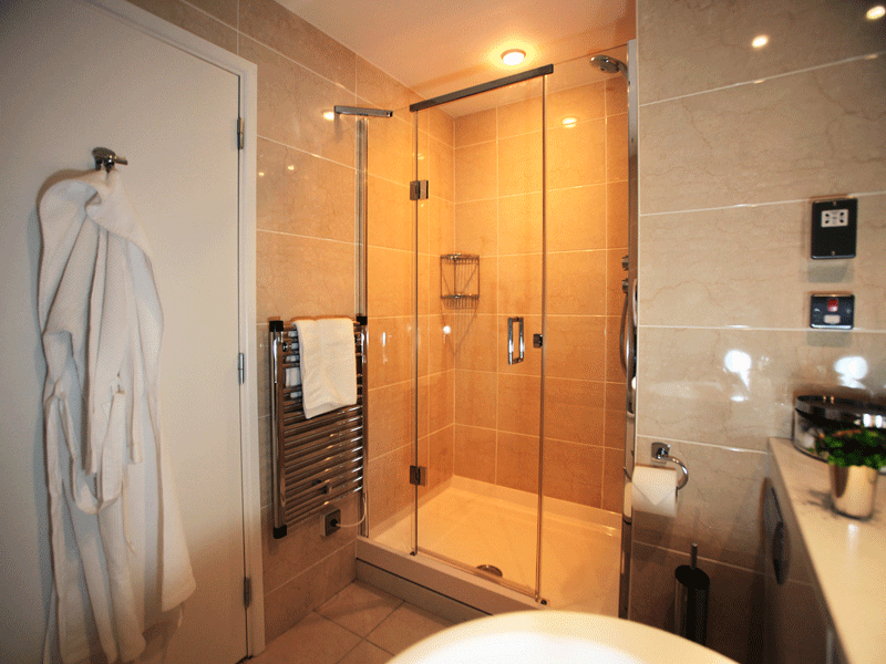 The Oxfordshire Golf & Spa Hotel Bathroom