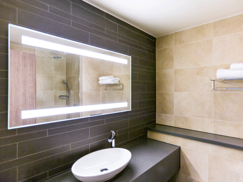 Mercure Dartford Brands Hatch Hotel and Spa Bathroom
