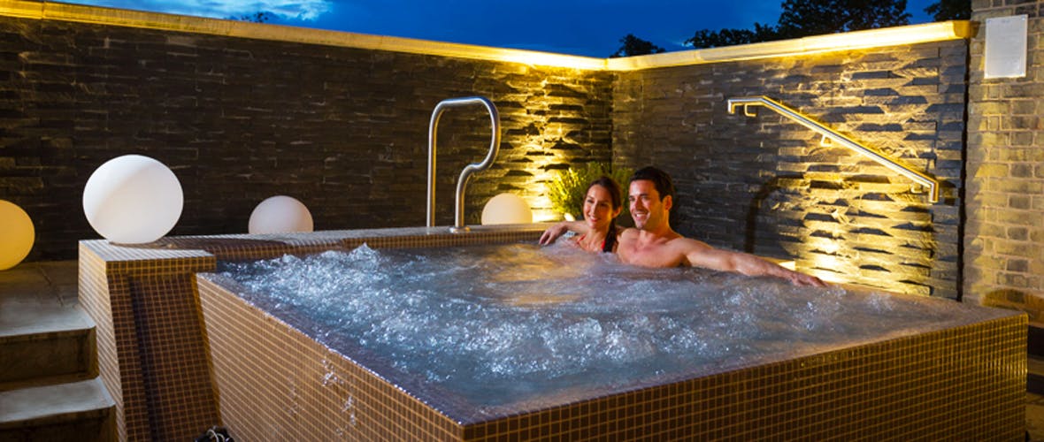 	Bedford Lodge Hotel and Spa Outdoor Rooftop Hot Tub