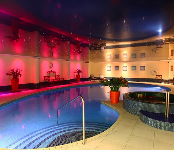 Best Western Premier Heronston Hotel & Spa Pool Area