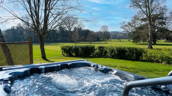 Bishopstrow Hotel & Spa Outdoor Hot Tub