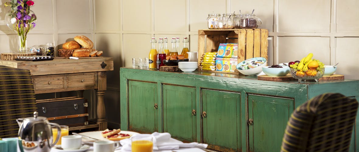 The Manor House Hotel Hotel Breakfast Counter