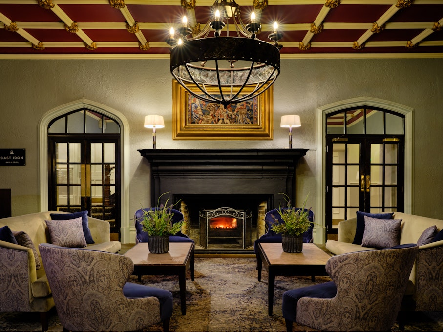 Delta Hotels by Marriott St. Pierre Country Club Sunken Lounge