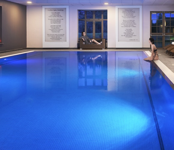 Cambridge Belfry Hotel and Spa Swimming Pool at Night