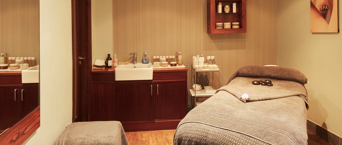 	Cambridge Belfry Hotel and Spa Treatment Room