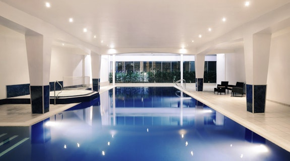  Mercure Cardiff Holland House Hotel & Spa Swimming Pool
