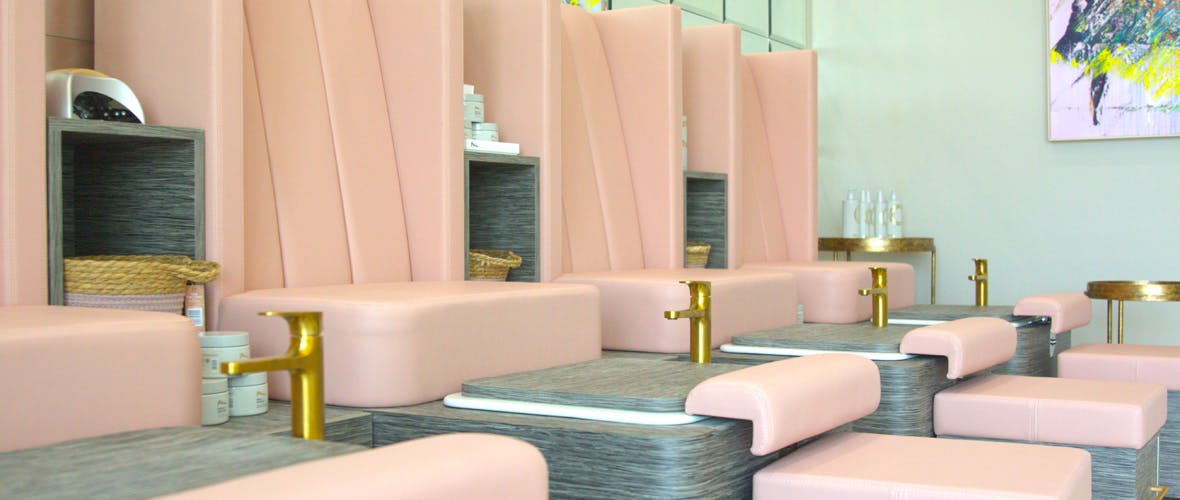 	Cambridge Country Club Pedicure Station