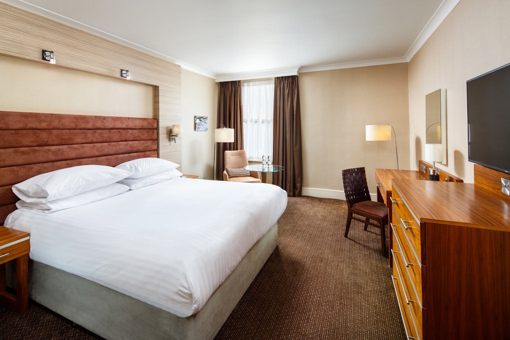 Delta Hotels by Marriott Cheltenham Chase Bedroom Deluxe King