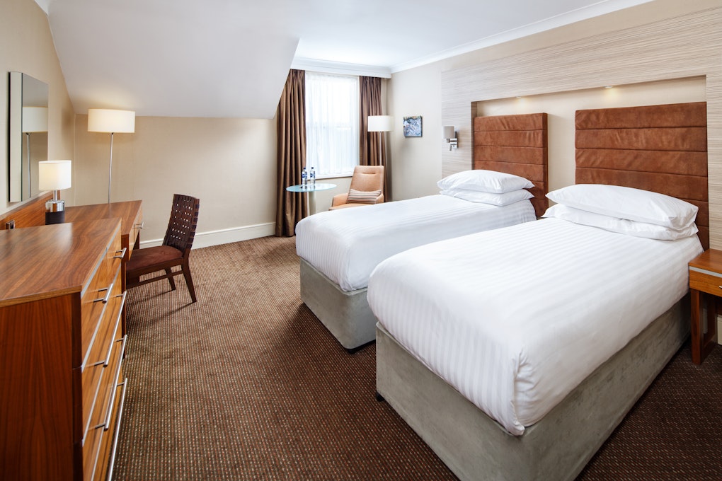 Delta Hotels by Marriott Cheltenham Chase Bedroom Deluxe Twin