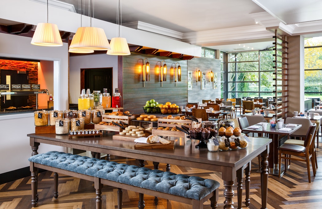 Delta Hotels by Marriott Cheltenham Chase Breakfast Bar