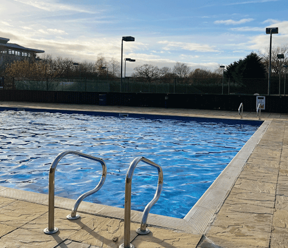 PURE Spa Cheshire Oaks Outdoor Pool