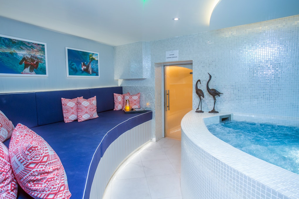 Chichester Harbour Hotel & Spa Hydrotherapy Pool Seating
