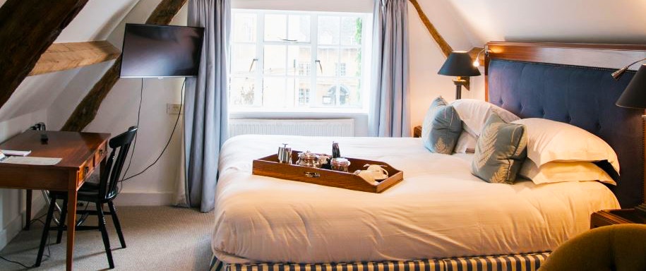 	Cotswold House Hotel and Spa Bedroom Suite