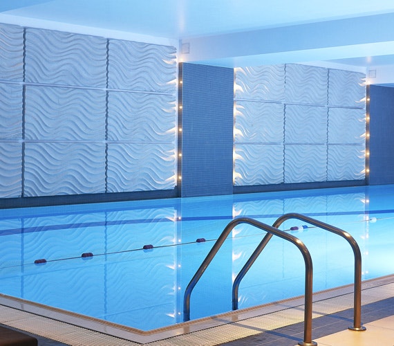 Crowne Plaza Reading East Swimming Pool