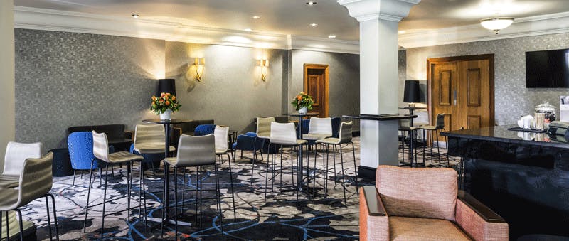  Mercure Dartford Brands Hatch Hotel and Spa Bar and Lounge