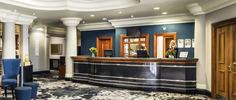  Mercure Dartford Brands Hatch Hotel and Spa Reception
