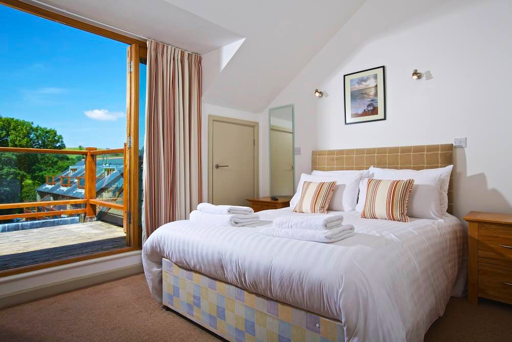 Best Western Dartmouth Hotel Double Bedroom