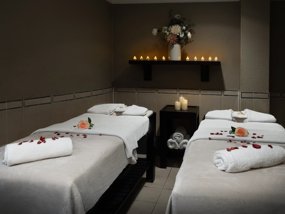 Delta Hotels by Marriott Manchester Airport Spa Couples Treatment Room