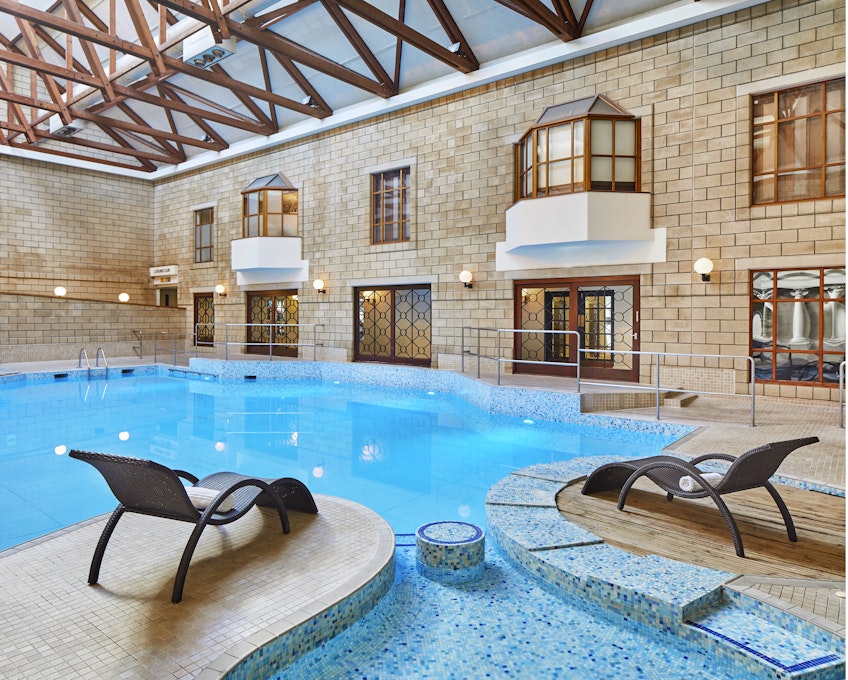 Delta Hotels by Marriott Tudor Park Country Club Swimming Pool2