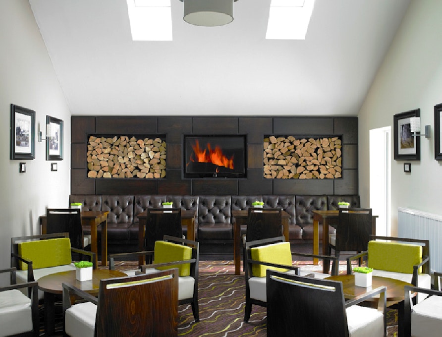 Delta Hotels by Marriott Worsley Park Country Club Lounge