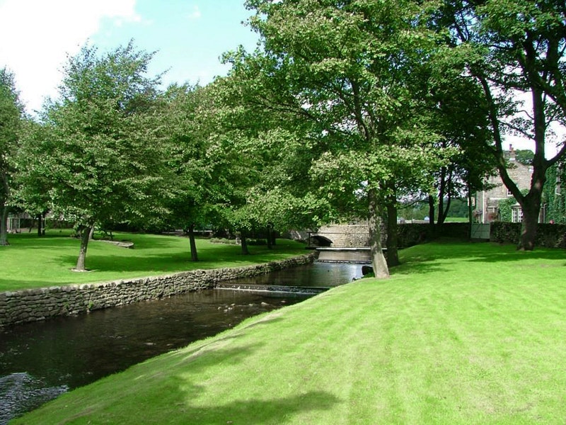 The Devonshire Arms Hotel & Spa Grounds