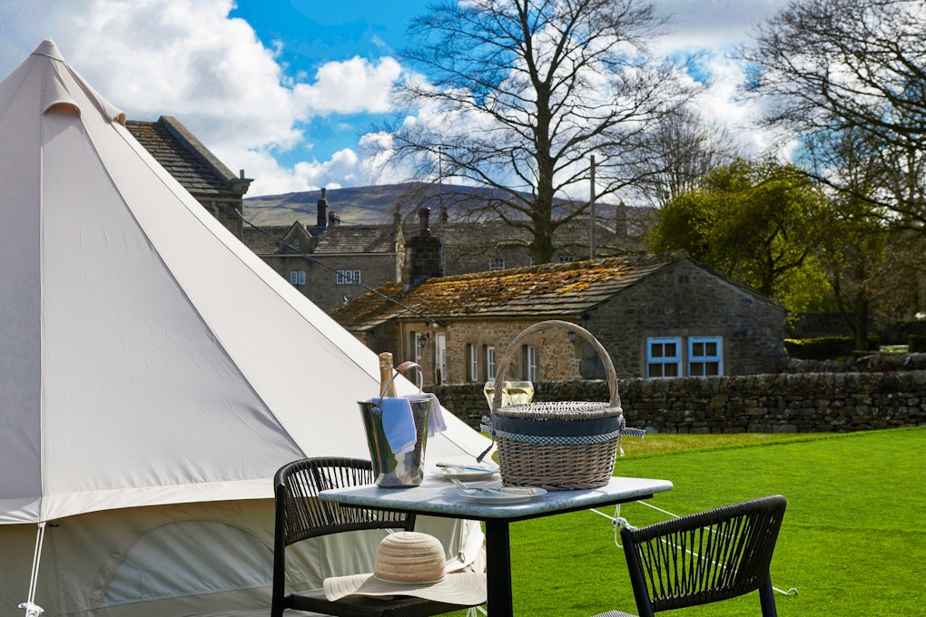 The Devonshire Arms Hotel & Spa Outdoor Dining