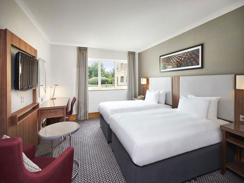 DoubleTree by Hilton Strathclyde Twin Bedroom