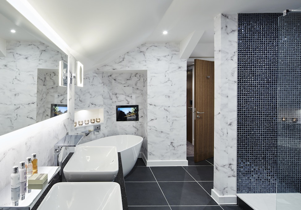 Formby Hall Golf Resort and Spa Loft Room Bathroom
