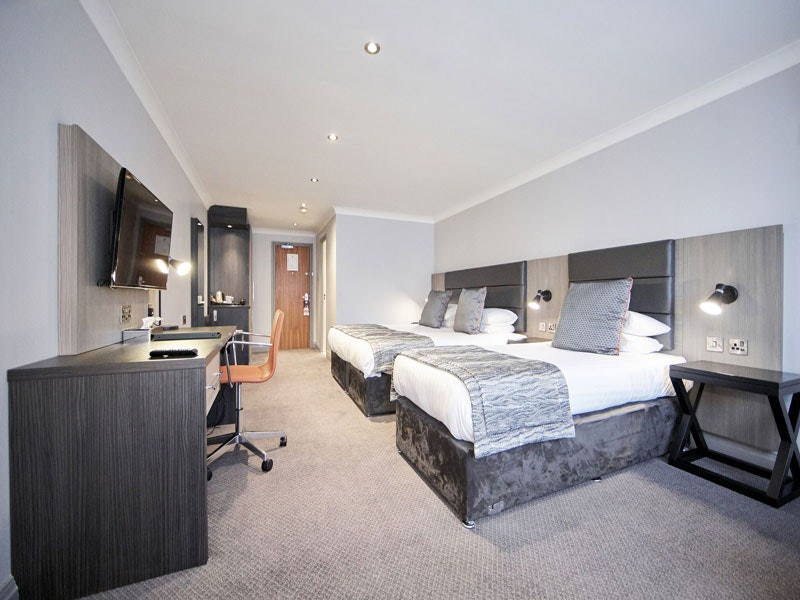  Mercure Newcastle George Washington Hotel Golf and Spa  Bedroom