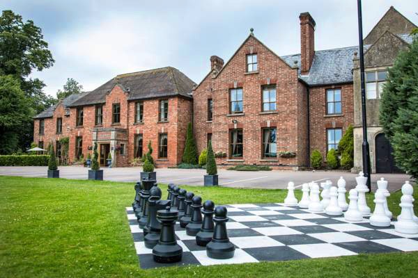 Hatherley Manor Hotel & Spa Hotel Exterior Giant Chess