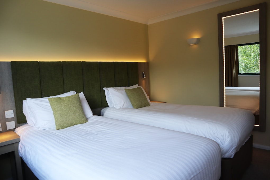 Hellidon Lakes Hotel and Resort Twin Room