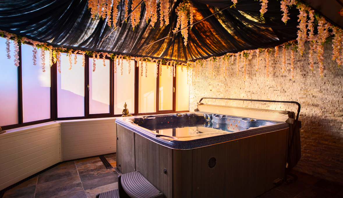 Highfields Exclusive Spa Retreat Hot Tub