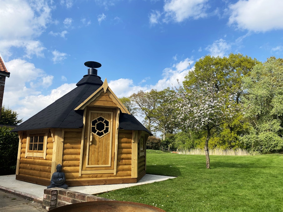 Highfields Exclusive Spa Retreat Outdoor Hut