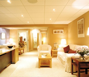Hellidon Lakes Golf & Spa Hotel Reception and Lounge