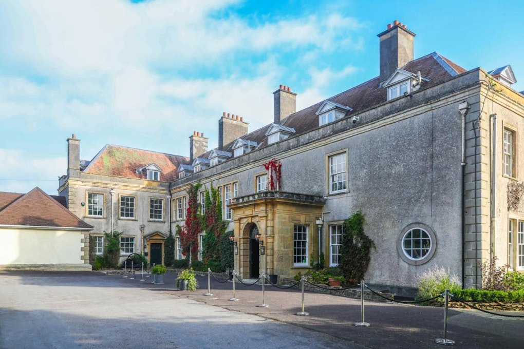 Holbrook Manor Hotel and Spa Building Exterior