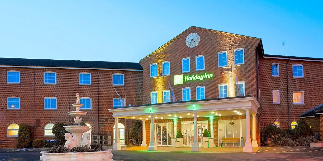 Holiday Inn Corby Front Exterior