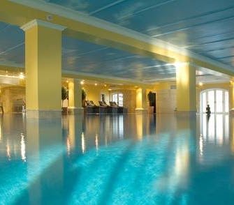 Holmer Park Health Club and Spa Swimming Pool