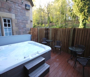 Inglewood House and Spa Hot Tub
